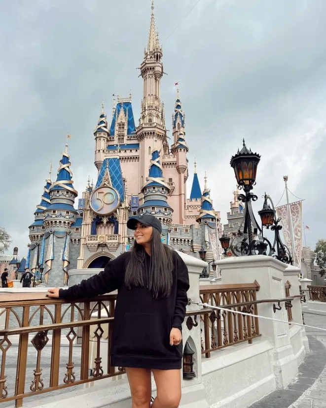 La periodista y empresaria tiene 20 años menos que Antonio Rosique. Imagen: @michellesaide.