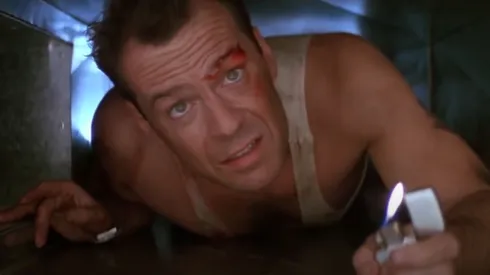 La película está repleta de acción, y Navidad.