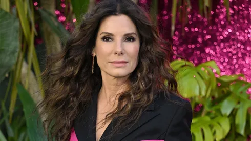 Sandra Bullock promocionando La Ciudad Perdida, el éxito de Netflix.