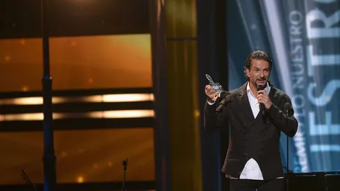 Hoy te contaremos un aspecto poco conocido de la vida de este cantautor, y que involucra a una actriz que actualmente, triunfa en Hollywood.