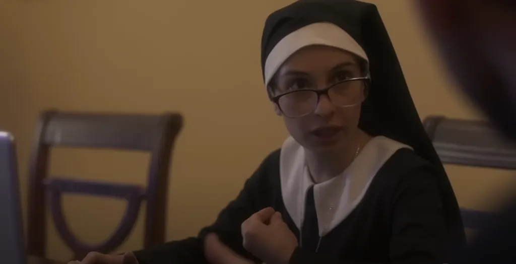 Sor Emilia no deja que nada ni nadie pase por encima de ella. Imagen: @paramountplusmx.