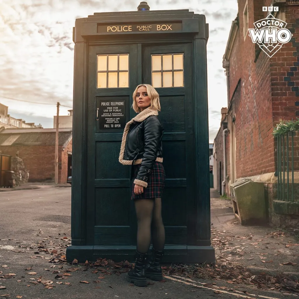 Millie Gibson será la próxima humana que viajará junto al Doctor en la TARDIS. Imagen: Página oficial de Facebook de Doctor Who.