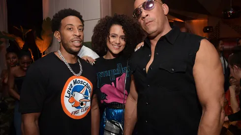 Ludacris, Nathalie Emmanuel y Vin Diesel posan para la cámara luego de la premier de la novena película de la franquicia.