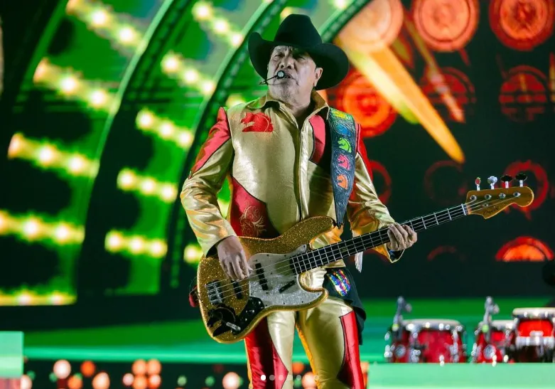 En la imagen, Lupe Esparza junto a Bronco, en su más reciente presentación en Querétaro. Imagen: @broncolupe.