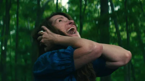 Julia Roberts se luce en Dejar el Mundo Atrás.