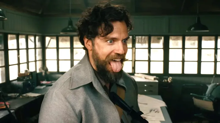 Henry Cavill comanda al improbable grupo de militares británicos con estrategias poco convencionales para cumplir con sus misiones, en The Ministry Of Ungentlemanly Warfare.