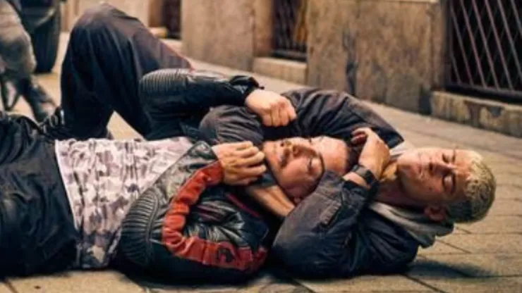 Octa cruza la ciudad para poder llegar al cumpleaños de su hija en “60 minutos” de Netflix