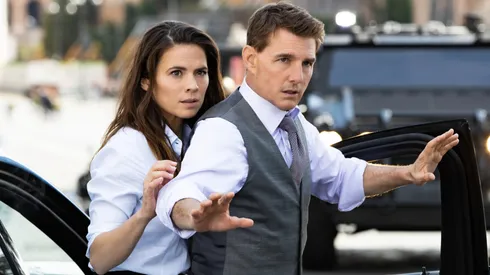 Hayley Atwell y Tom Cruise en Misión Imposible 7.