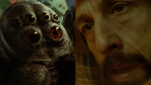 Adam Sandler y su acompañante en El Astronauta.