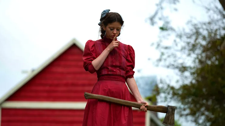 Demandaron a Mia Goth