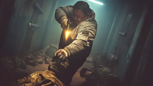 Don Lee lidera el elenco de Cazadores en tierra inhóspita, de Netflix.