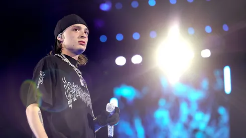 La aparición de Peso Pluma en Viña del Mar, sigue en riesgo.