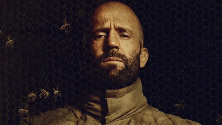 Jason Statham es Adam Clay en Sentencia de Muerte (The Beekeeper).