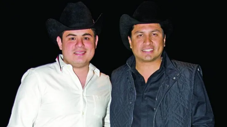 Julión Álvarez y Alfredo Olivas se presentan en el Carnaval Mazatlán 2024.