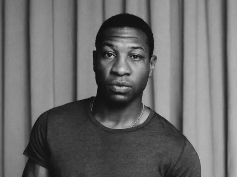 Jonathan Majors grabó su primera entrevista post condena