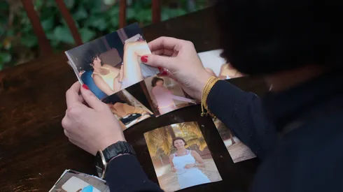 El documental sigue a una de las personas más allegadas a Epstein.