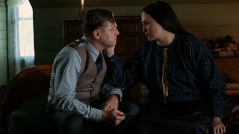 Leonardo DiCaprio y Lily Gladstone en una escena de Los Asesinos de la Luna, de Martin Scorsese.