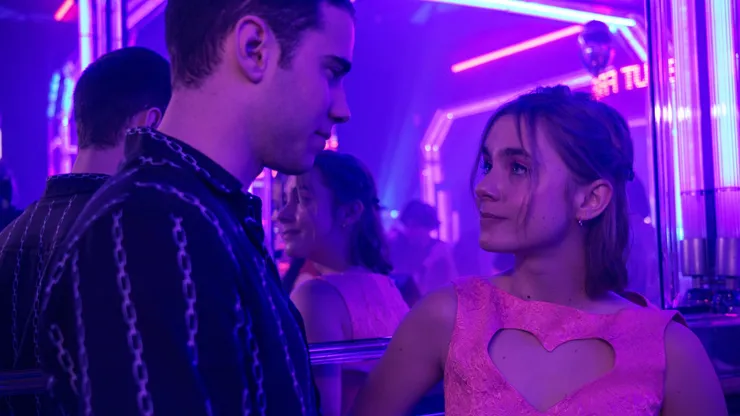 Julio Peña y Clara Galle protagonizan la historia.