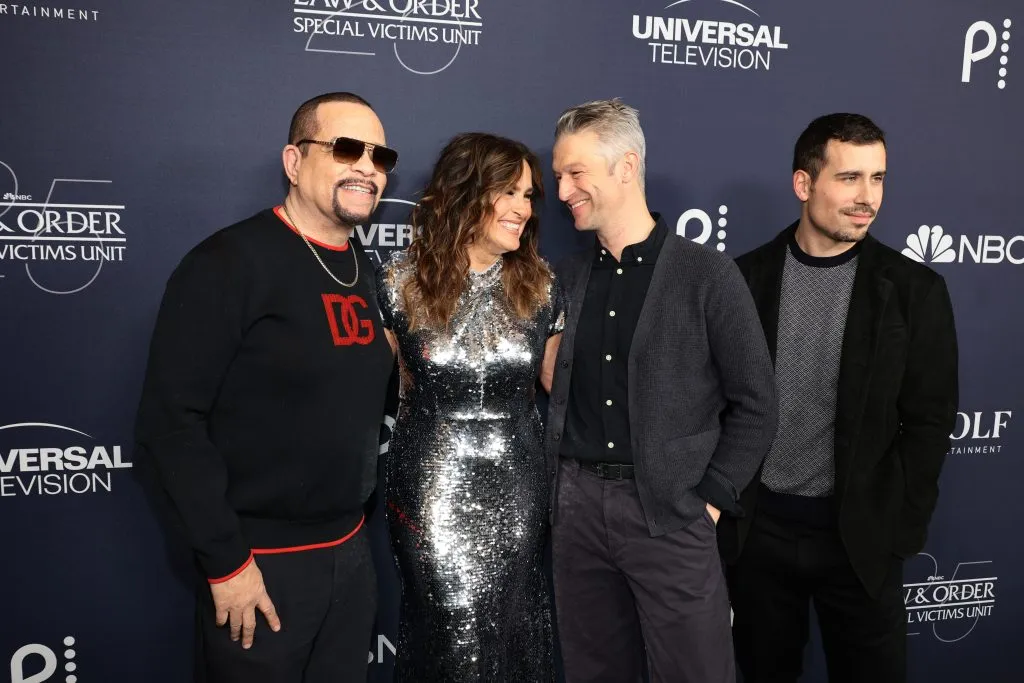 Ice-T, Mariska Hargitay, Peter Scanavino y Octavio Pisano asisten a la la celebración del 25 aniversario de La Ley y el Orden: UVE el pasado 16 de enero de este 2024, en Nueva York. Imagen: Getty Images.