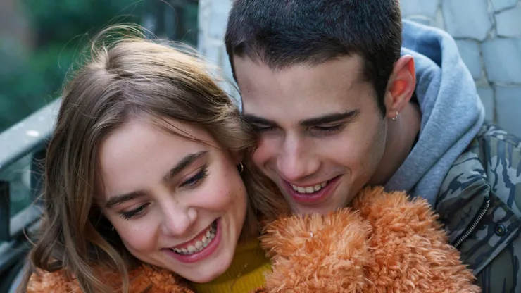 Clara Gallé y Julio Peña protagonizan la historia.