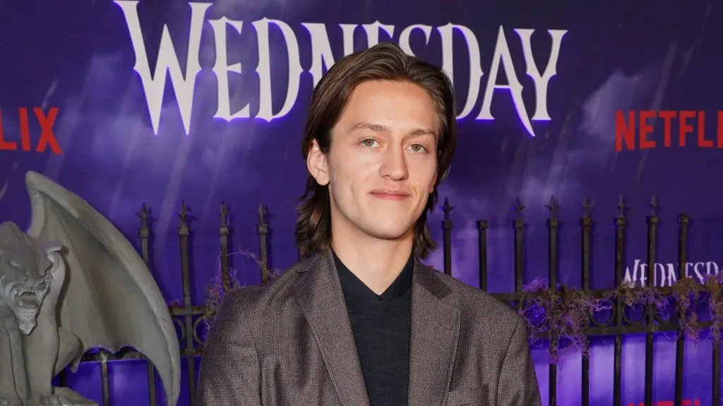 Percy Hynes White habría sido despedido de ‘Merlina 2’