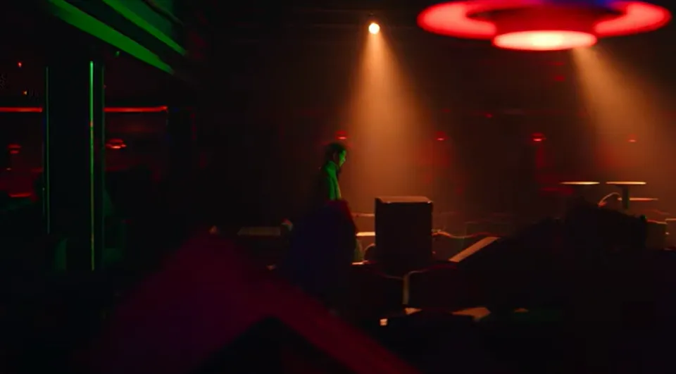 Roh Bin y Tang unen sus fuerzas para combatir el mal, muy a su manera. Imagen: @NetflixLATAM.