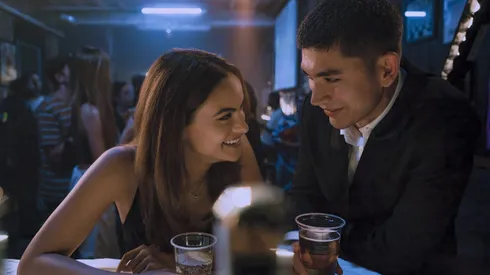 Camila Mendes y Archie Renaux protagonizan la película furor.