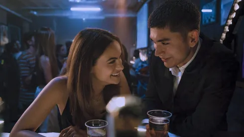 Camila Mendes da vida a Ana.