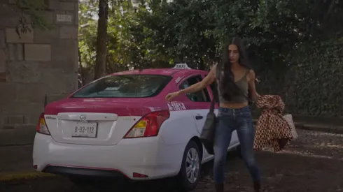 La serie es protagonizada por Bárbara de Regil y Diego Amozurrutia.