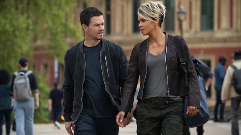 Mark Wahlberg y Halle Berry en The Union, de Netflix.