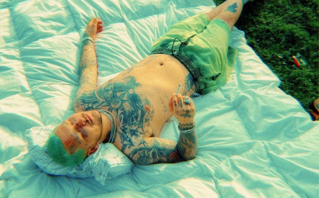 Nodal sin el tatuaje.