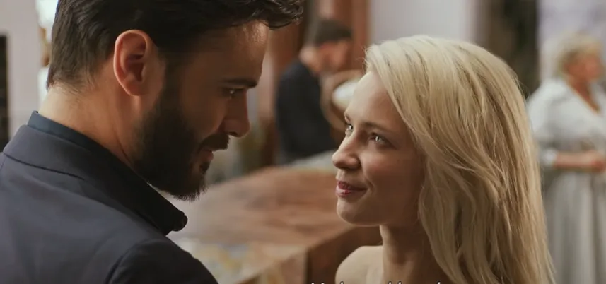 La relación entre Sam y Emi parece no estar marcada por el dinero. Imagen: @MundoDPelicula.