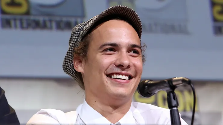 Frank Dillane en ‘Nell, la renegada’ de Disney+