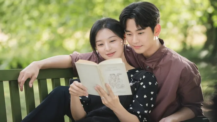 La pareja de protagonistas de La Reina de las Lágrimas, de Netflix.