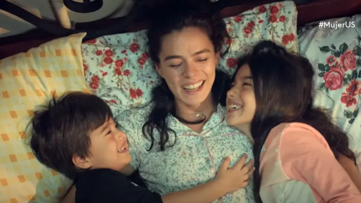 En esta historia conocemos la vida de Bahar, quien deberá de luchar contra todo por sus hijos.