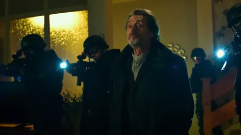 No, Ian McShane no ha estado en Stranger Things, pero sí uno de sus compañeros en esta cinta del 2019.