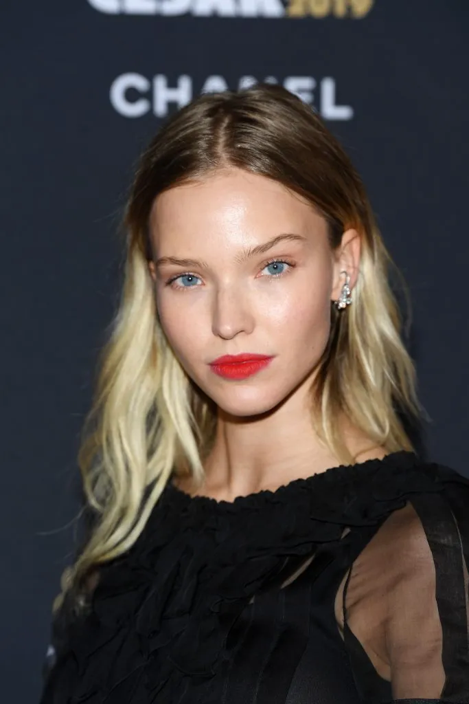 La actriz Sasha Luss ha logrado una impresionante carrera en el modelaje, lo que la llevó a la actuación. Imagen: Getty Images.