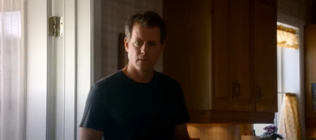 Greg Kinnear da vida a Todd Burpo, un hombre cuyas creencias se verán sacudidas por la experiencia de su hijo. Imagen: @sonypictures.