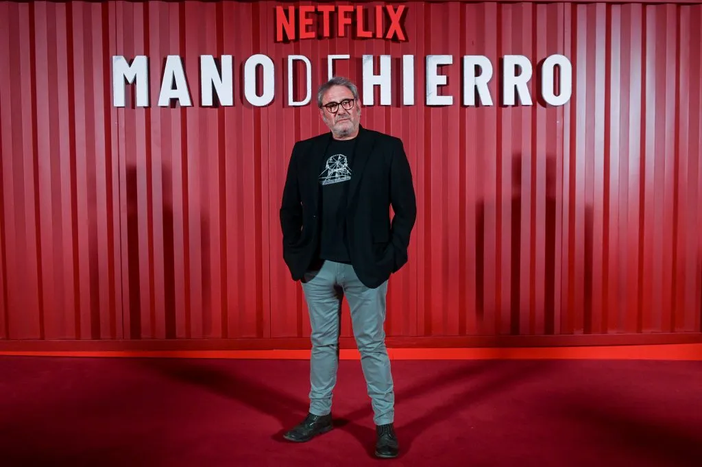 Sergi López interpreta a Román Manchado, quien deberá tratar de cuidar a los suyos de la guerra que se avecina. Imagen: Getty Images.