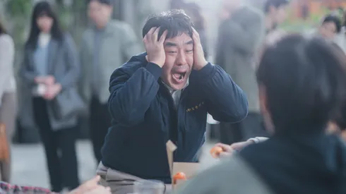 Seung-ryong interpreta a Choi Sun-man en Chicken Nugget.