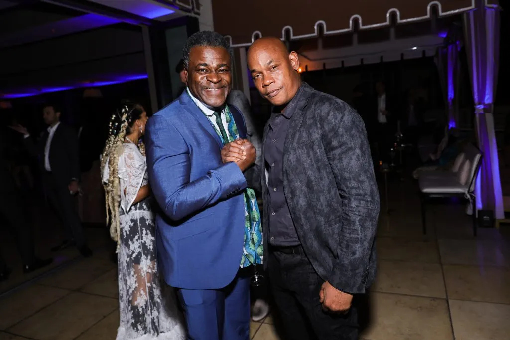 Danny Sapani y Bokeem Woodbine asisten a la After Party del estreno en Los Ángeles de la nueva serie de Paramount+, Halo, temporada 1 en el Hollywood Legion Theater el 23 de marzo de 2022, en Los Ángeles, California. Imageb: Getty Images.