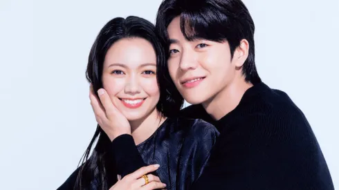 Los protagonistas de Amor a la Vista, de Netflix.