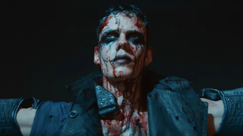 Bill Skarsgård como Eric Draven, en El Cuervo.