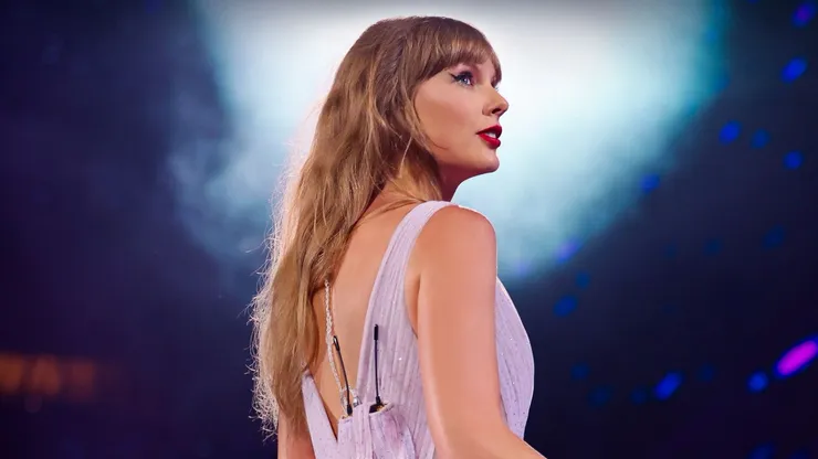 A qué hora sale la película de Taylor Swift.