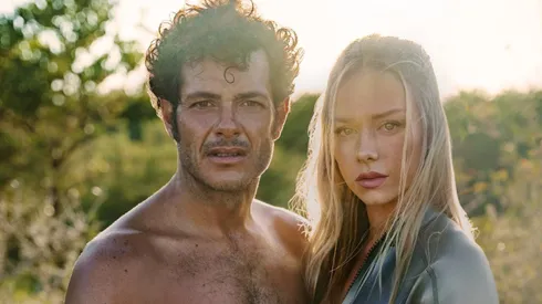 El reparto cuenta con Alfonso Dosal y Ester Expósito.