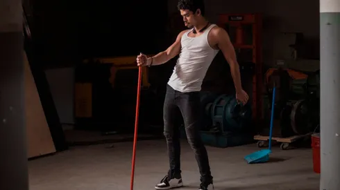 Te presentamos a Gerónimo, quien encenderá las pasiones con sus movimientos de baile en la serie.