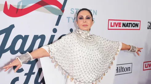 La cantante ofreció rembolsos por la cancelación.