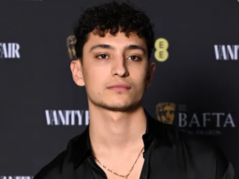 ¿Quién es Jayden Revri, Charles en ‘Los detectives difuntos’ de Netflix?