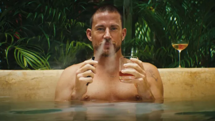 Zoë Kravitz pone a su pareja, Channing Tatum, como villano y protagonista de su primera película en la dirección.