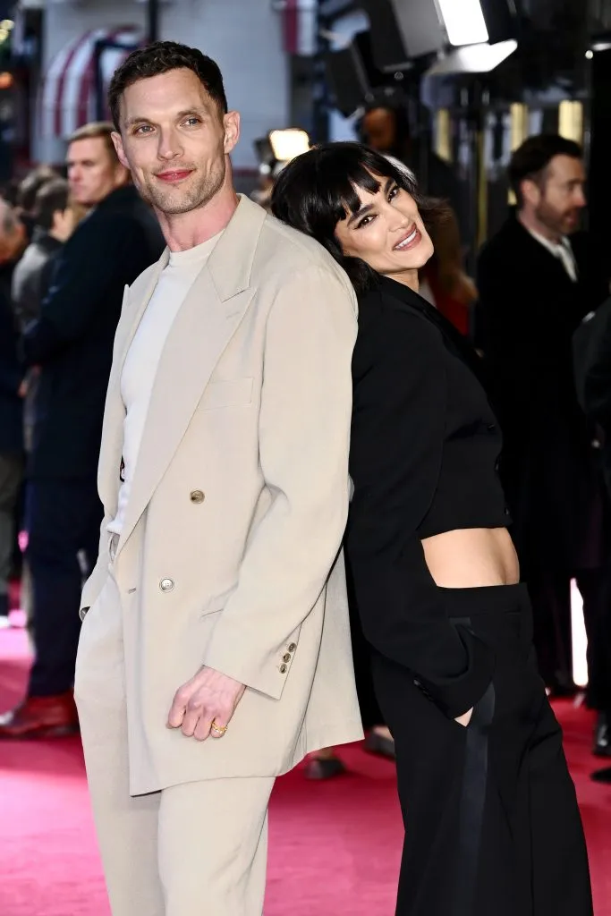 Ed Skrein y Sofia Boutella: enemigos en pantalla, pero grandes compañeros detrás de cámaras. Imagen: Getty Images.